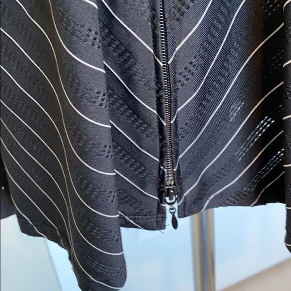 Lane Bryant Collared Zip-Up Chevron Long Sleeve Layering Blouse Black 14/16 EUC - Picture 11 of 15